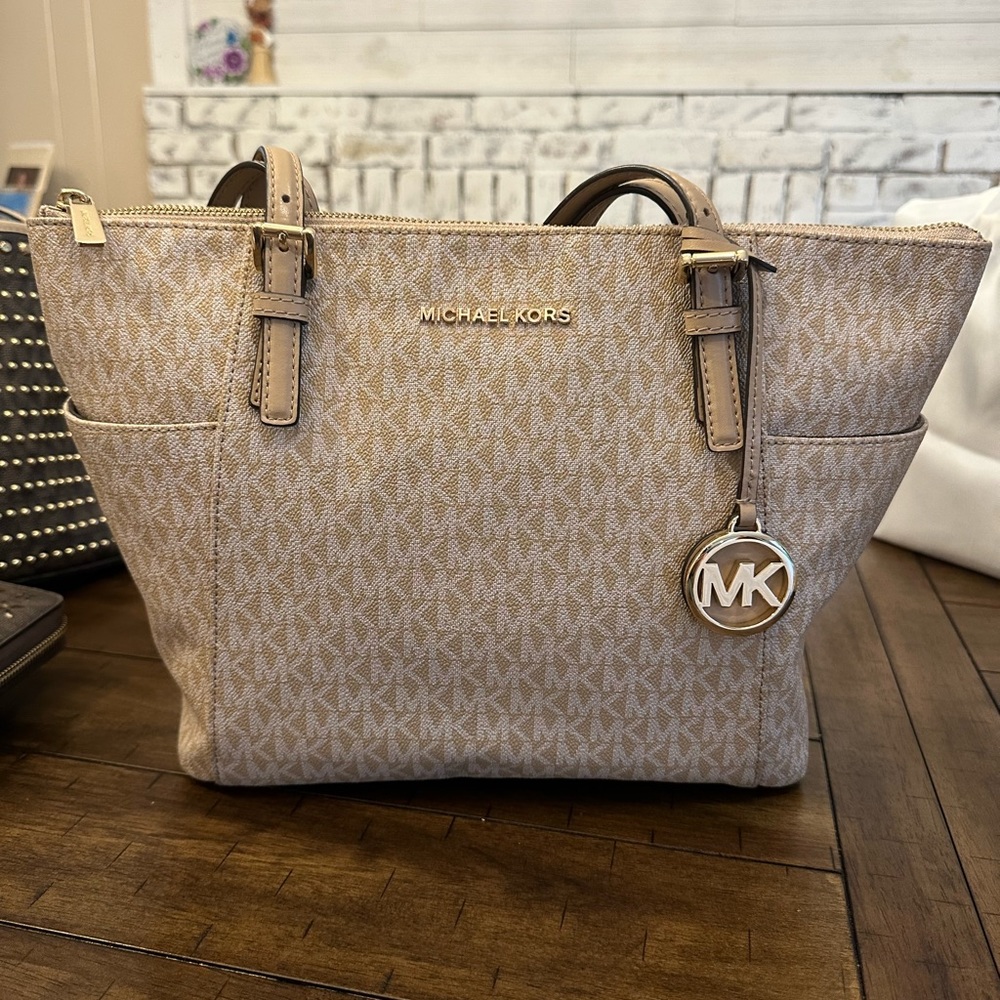 Michael Kors cream tote